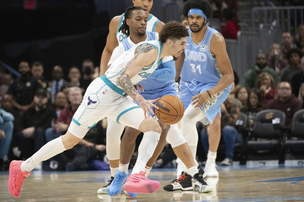 尔顿在场上 尔顿在场上