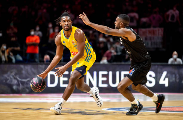 以一位资深 以一位资深